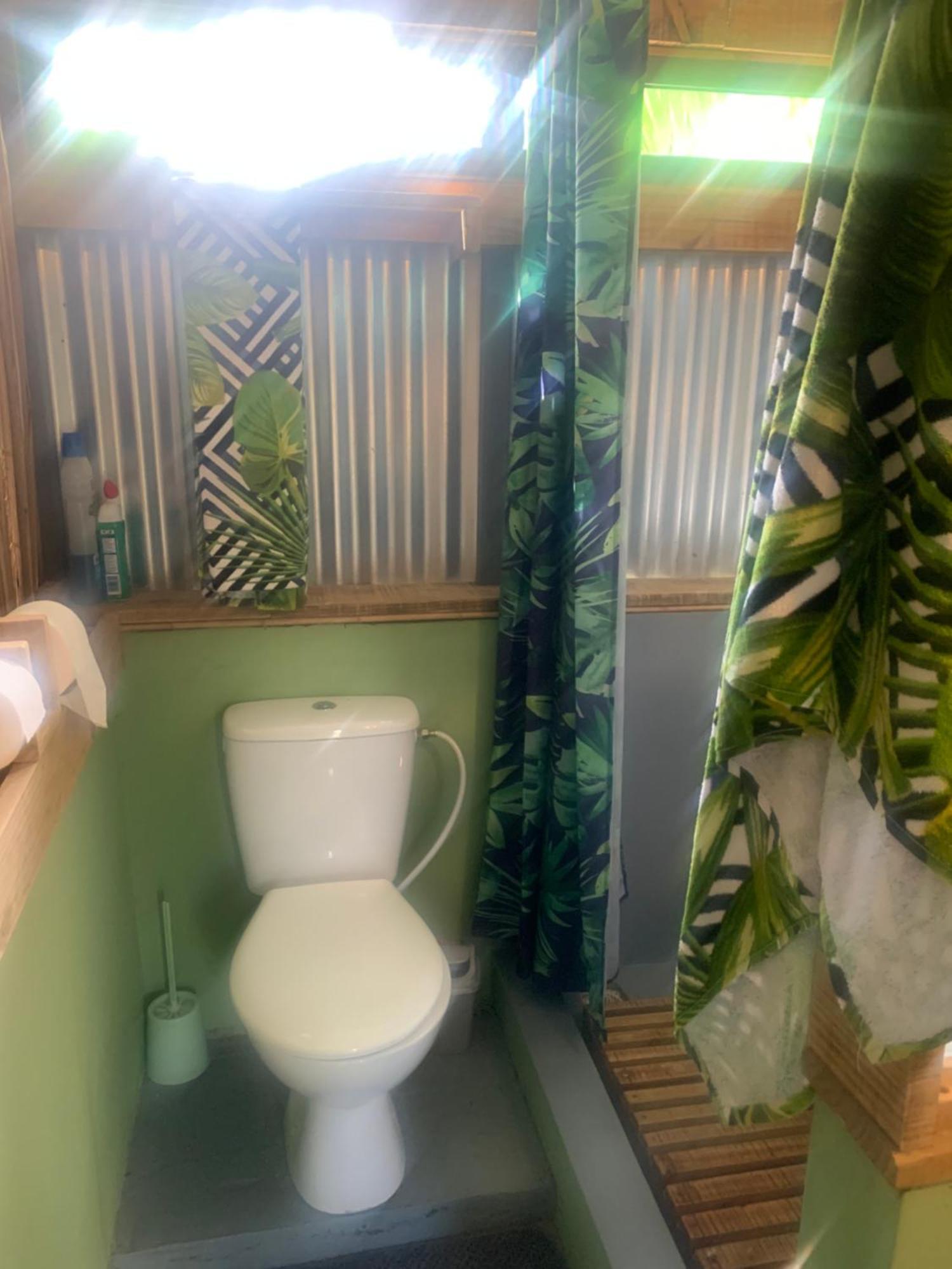 Lily Pad Lodge Bambou Luaran gambar